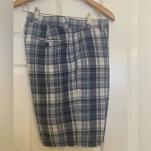 Tommy Bahama men’s shorts. Waist size 33” Multi Colored Pattern.